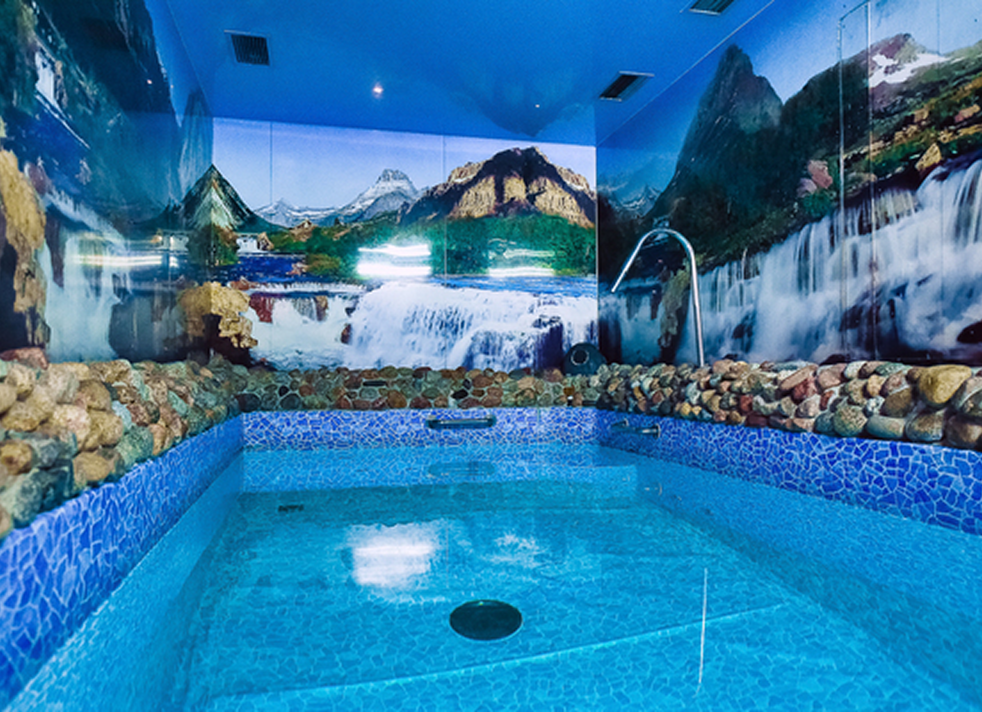 Теплый бассейн